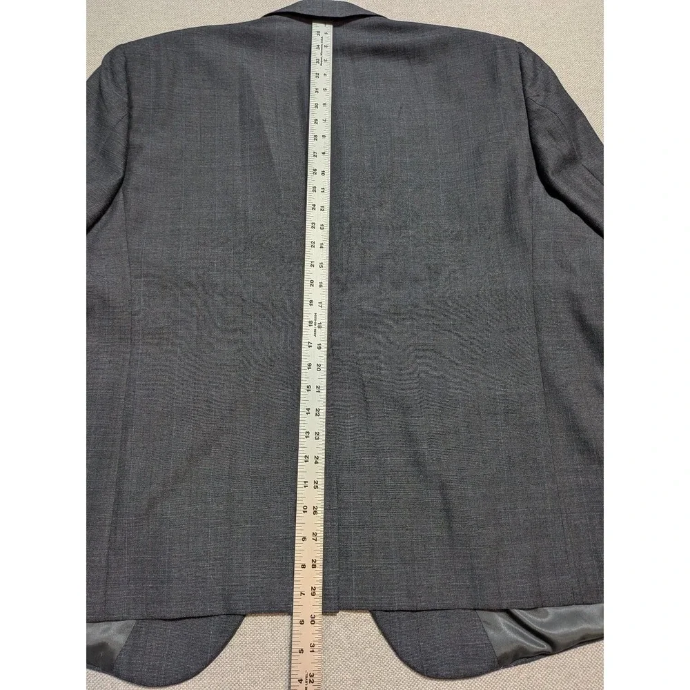 John Weitz Men's Gray 2 Piece Suit 46R Wool Check Union Made in USA Vintage